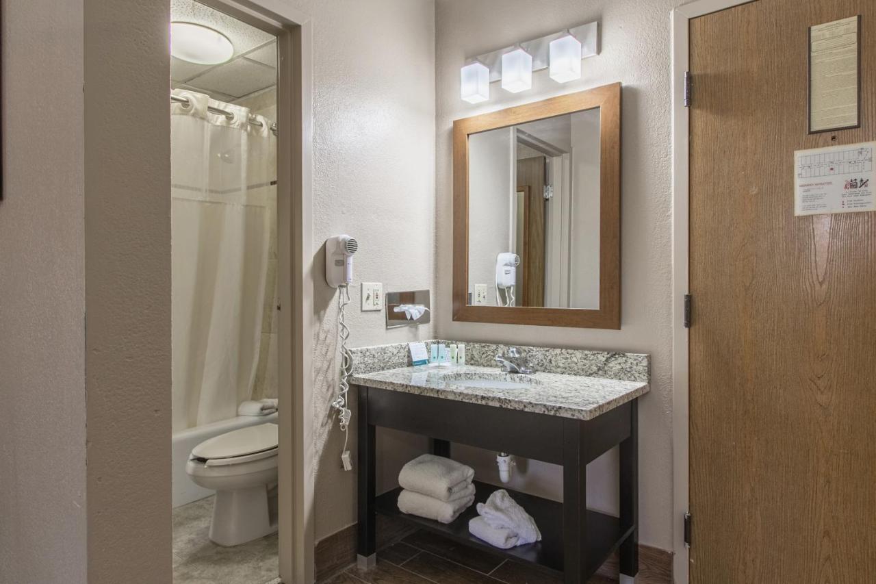 Greenridge Hotel Wickliffe